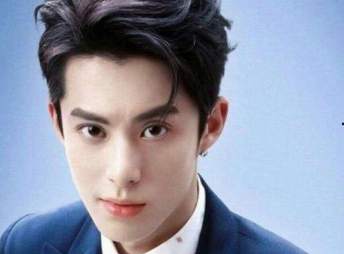 王鹤棣恋情爆料最新视频,甜蜜互动引网友热议